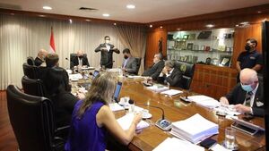 Falta de consenso deriva en renuncias a superintendencia y vicepresidencia en la Corte