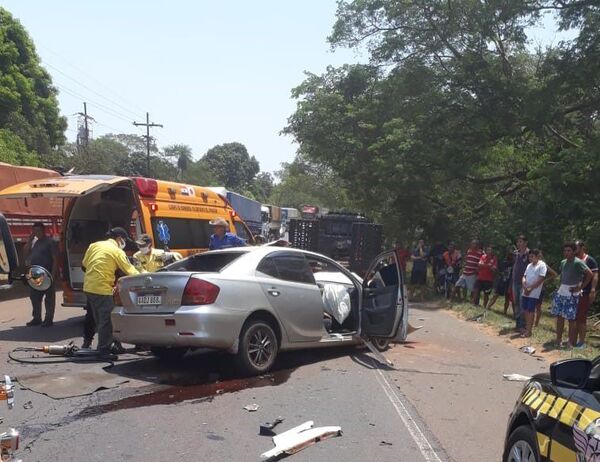 Un docente resulta herido durante choque frontal en Yaguarón  - Nacionales - ABC Color