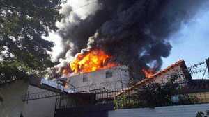 Pirotecnia ocasiona incendio de gran magnitud en Pilar – Prensa 5