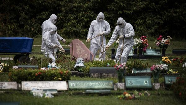 Casos de ómicron caen en América, pero aún suben las muertes