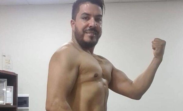 Ex diputado Carlos Portillo purea su físico en grupos de whatsapp