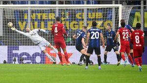Firmino y Salah rescatan a un efectivo Liverpool en San Siro