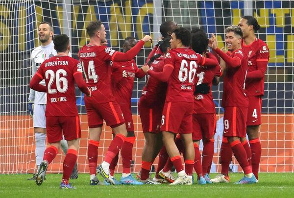 Firmino y Salah rescatan a un efectivo Liverpool en San Siro - Fútbol Internacional - ABC Color