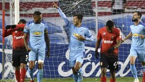 Bolívar golea y avanza a la Fase 2 de la Copa Libertadores