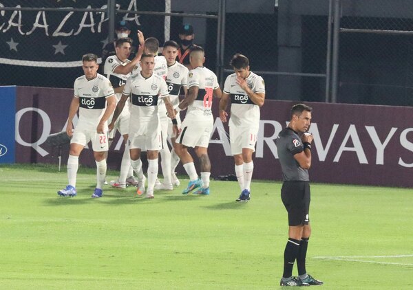 Olimpia cumple sin problemas en casa y ya mira a Atlético Nacional de Medellín