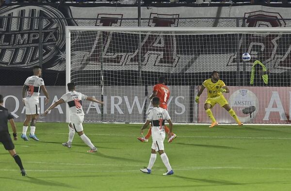 La Libertadores, poema para Olimpia - Fútbol - ABC Color