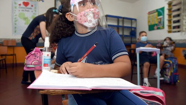 Desde el primer día de clases prevén vacunar en las escuelas