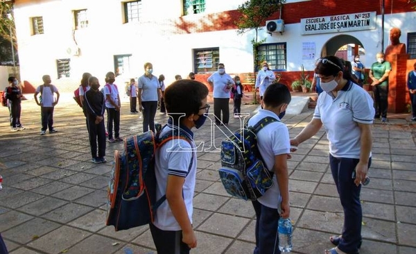 Diario HOY | Instituciones educativas con plurigrado recibirán equipos informáticos