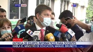 "Distribución de kits escolares llega casi al 90%", afirma titular del MEC 