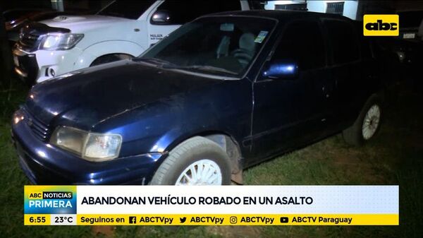 Abandonan un vehículo robado en asalto - ABC Noticias - ABC Color