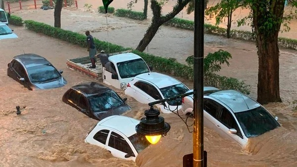 MÁS DE 100 MUERTOS EN LAS INUNDACIONES DE PETRÓPOLIS - La Voz del Norte