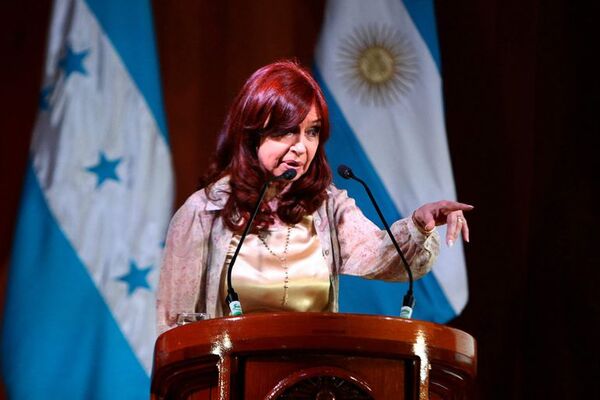 Tribunal confirma proceso contra Cristina Kirchner por presuntos sobornos - Mundo - ABC Color