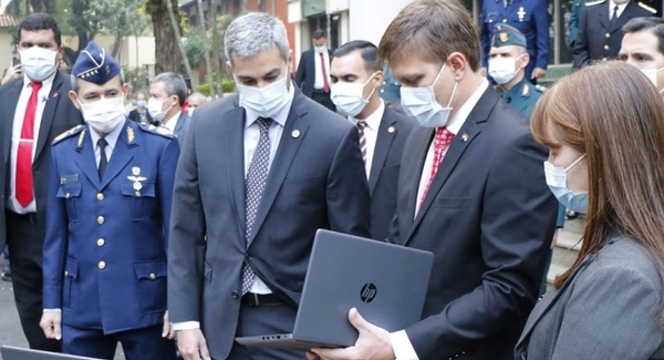 Distribuyen equipos informáticos a instituciones educativas con plurigrado