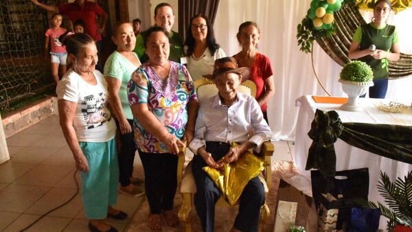 Excombatiente cumplió 105 años y festejó a lo grande
