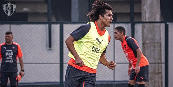 Locura por el 'Flecheiro': En Bolivia transmitirán todos los partidos de Cerro