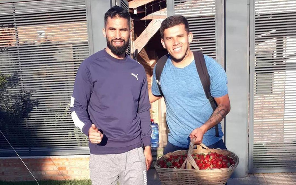 Crónica / ¡El vendedor de frutillas recibió otro regalazo del Beto Espinola!