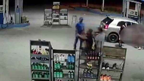 Crónica / Poli no avisó a fiscalía que una mujer fue garroteada en la calle