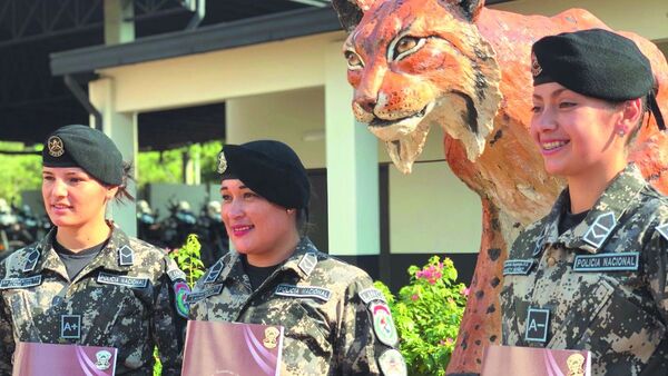 Egresaron las tres primeras instructoras mujeres Lince