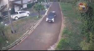 Crónica / [VIDEO] Narco salió por la entrada del Country después de dar varias vueltas