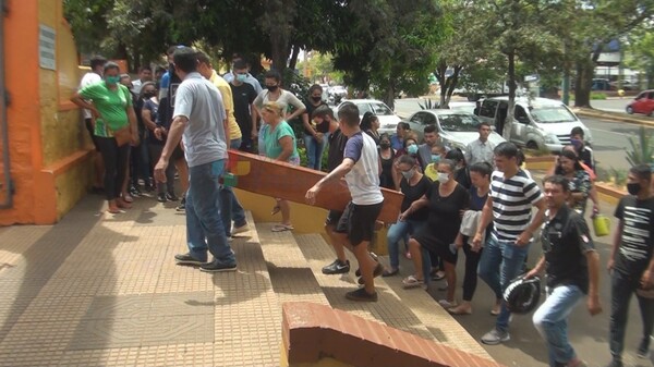 Con profundo dolor, dieron el último adiós a mujer asesinada sup. por su pareja en Posadas