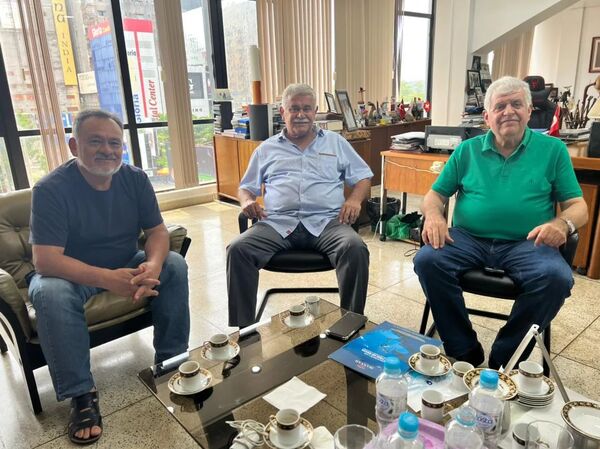 Gremio empresarial mantuvo reunión con senador de Frente Guasú - La Clave