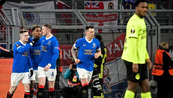 Rangers vence al Dortmund y se acerca a octavos