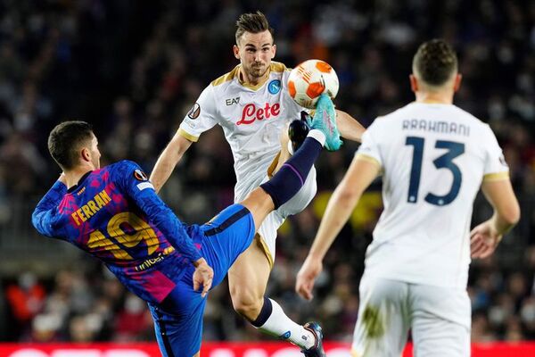 El Barcelona y el Nápoles firman tablas en el Camp Nou - Fútbol Internacional - ABC Color