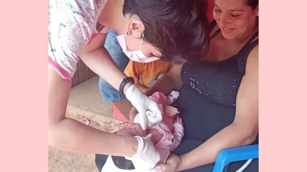 Crónica / ¡¿Solo Maga Páez?! ¡No...! ¡Bebé de "Jaka" tuvo su primer día de spa a domicilio!