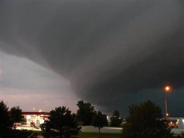 Crónica / Ou hína: se anuncian tormentas para el resto de jornada