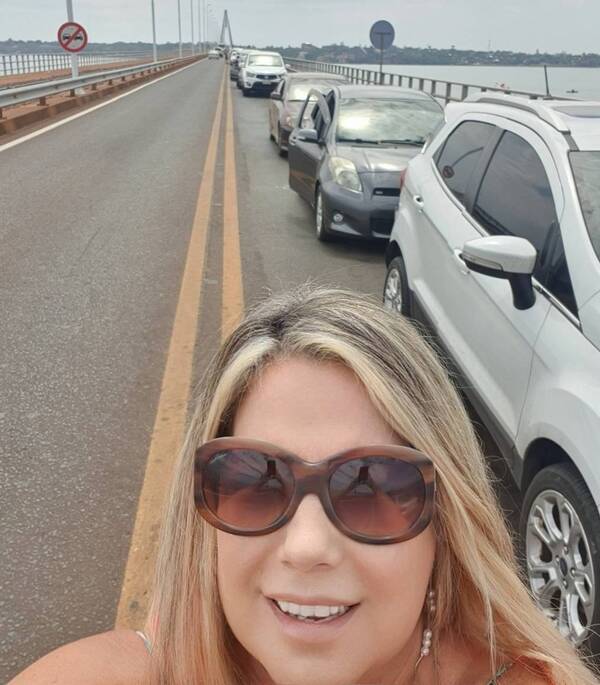 “Ya me olvidé para qué quería ir a Posadas”: Bibi quedó varada en el puente