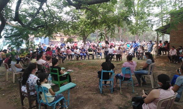 Autoridades educativas y padres familias mantuvieron reunión ante inicio de clases prevista para el 21 de febrero - Noticiero Paraguay