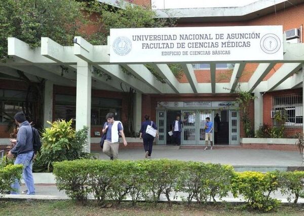 Piden informes sobre carreras de Medicina - ADN Digital