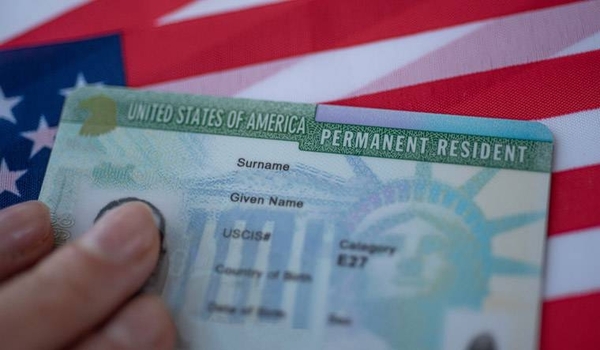 Diario HOY | EEUU cambia norma para extranjeros que piden residencia permanente