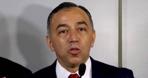 La Nación / “Es un tipo capaz de inventar cosas sin documentos”