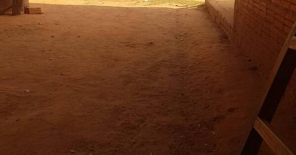 La Nación / Alto Paraná: comunidad de Ka´a Jovai traga polvo y humo en medio del abandono estatal