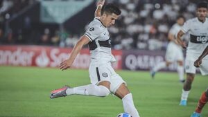 GUILLERMO PAIVA DE ROMANCE CON LOS GOLES EN OLIMPIA