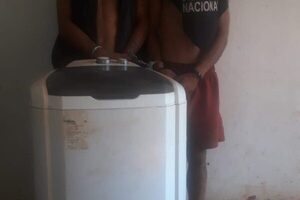 Atrapan a delincuentes con lavarropas robado