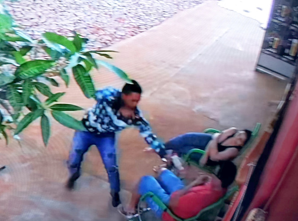 Detienen a motoasaltantes reconocidos en vídeos de circuito cerrado - La Clave