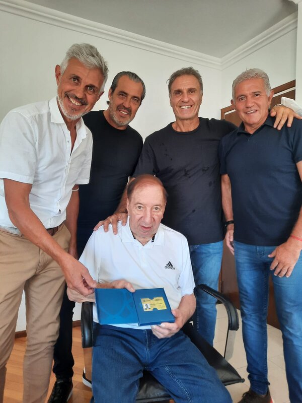 Carlos Bilardo recibe homenaje de la Conmebol - El Independiente