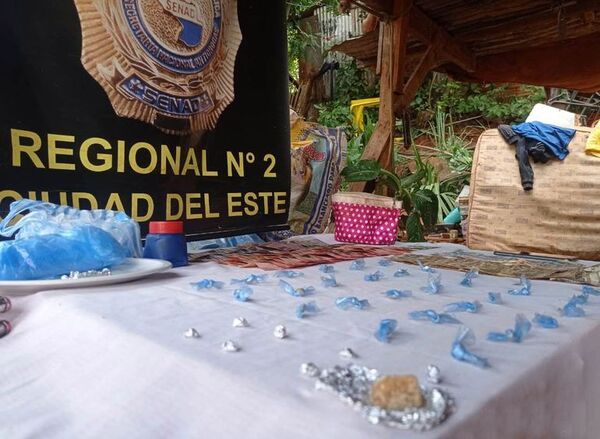 Anulan foco de expendio de drogas en asentamiento esteño y detienen a un hombre - ABC en el Este - ABC Color