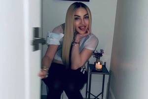 Crónica / ¡Atendéna! Madonna se dejó ver arreglando su "mierda"