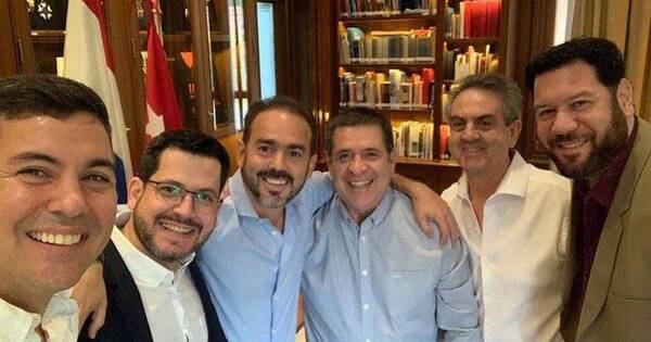 La Nación / “La figura de Santiago Peña es la mejor considerada entre todos”, destaca Esgaib