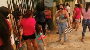 Desde las 4:00 hicieron fila y no pudieron inscribirse