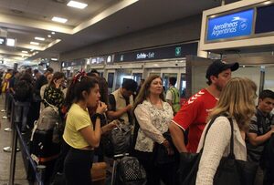 Aerolíneas Argentinas reprograma 101 vuelos por medidas de fuerza sindical - MarketData