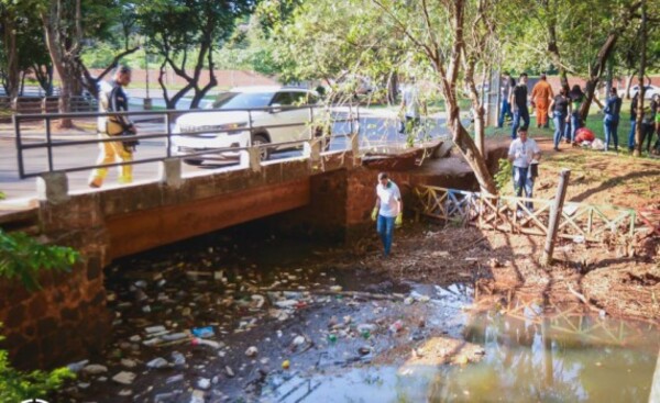Replican intensa minga ambiental en torno al lago de la República