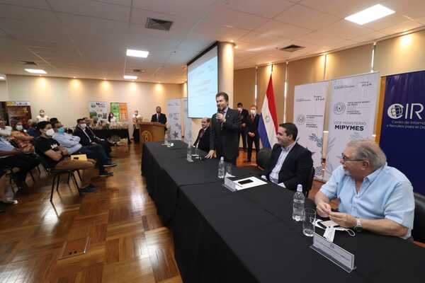 Microempresas recibieron certificados para el programa de formalización del MIC - .::Agencia IP::.
