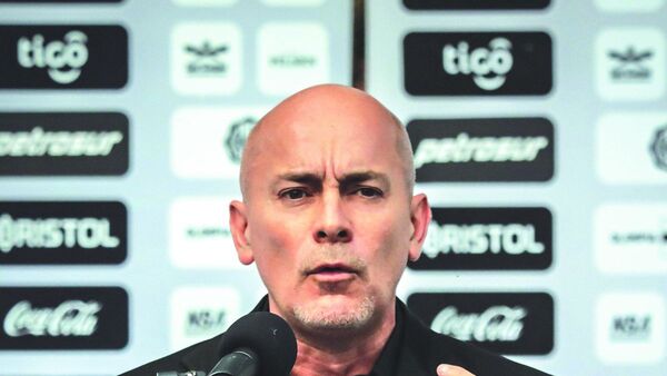 Miguel Cardona: "Nos espera una batalla"