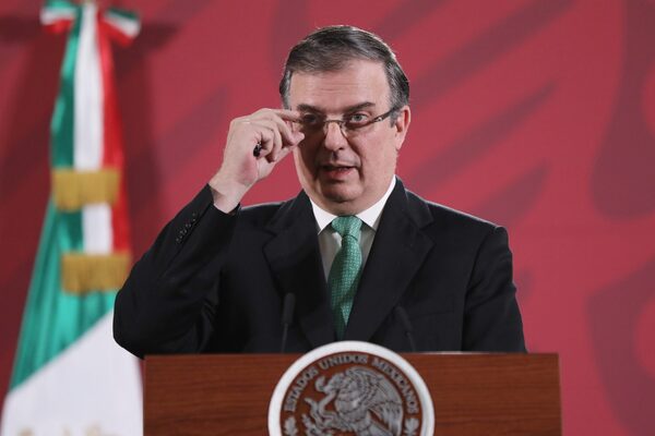 Autoridades mexicanas retienen a dos periodistas exiliados de Cuba - MarketData