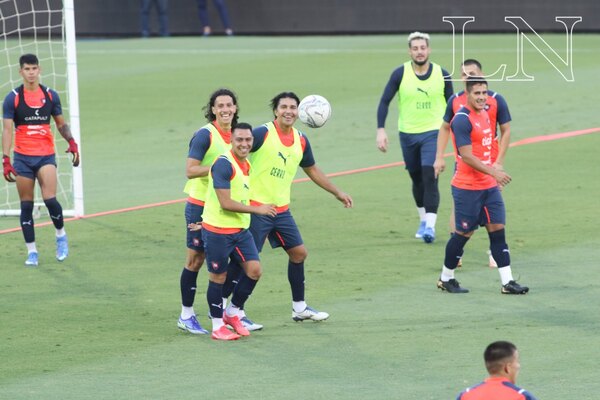 El probable de Cerro Porteño: Riveros debutará y Moreno Martins pide cancha
