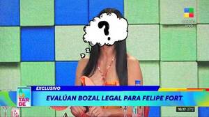 Crónica / (VIDEO) ¡Mirá quién está en TV argentina... Y después dicen que ella alucina!